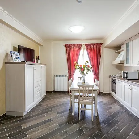 Belleview Apartment